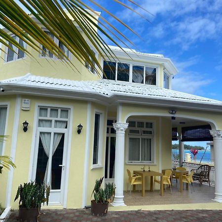 Villa Bella Charming Beachfront Guesthouse Blue Bay Eksteriør bilde