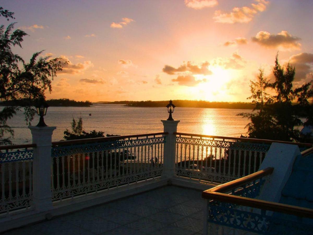 Villa Bella Charming Beachfront Guesthouse Blue Bay Eksteriør bilde