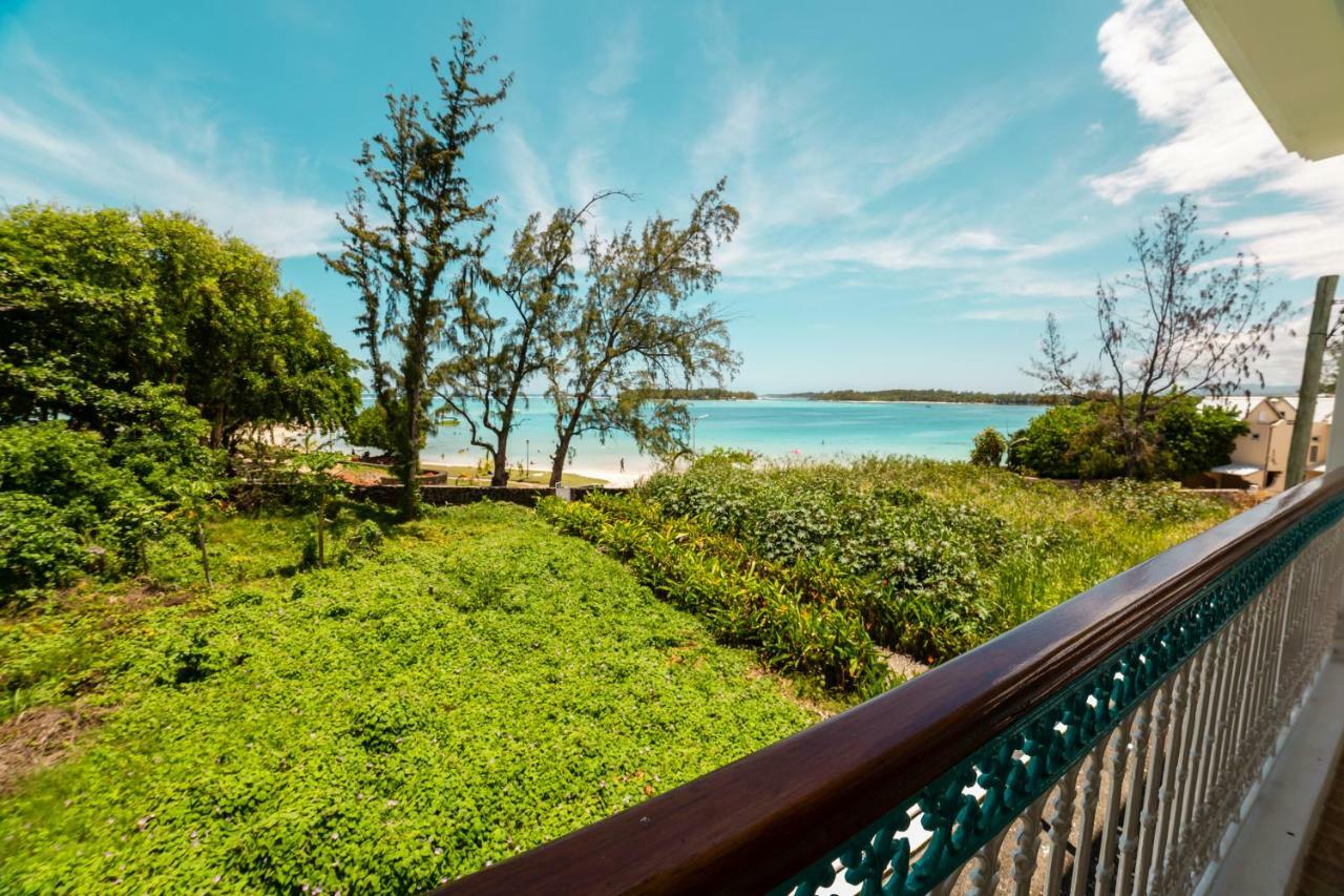 Villa Bella Charming Beachfront Guesthouse Blue Bay Eksteriør bilde